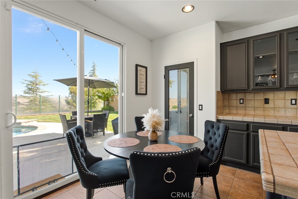 2307 Cornflower Way Property Photo 10