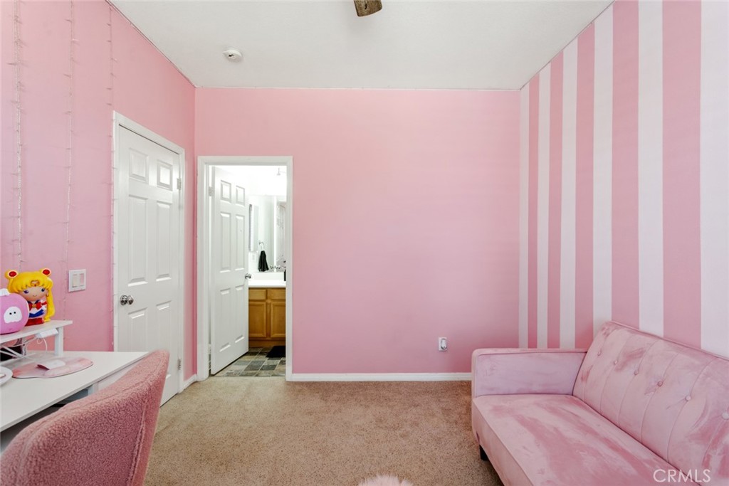 2307 Cornflower Way Property Photo 28