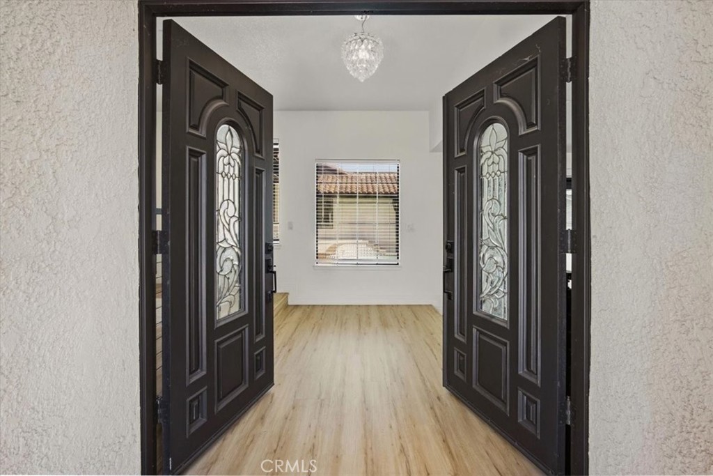 5087 Granada Court Property Photo 6