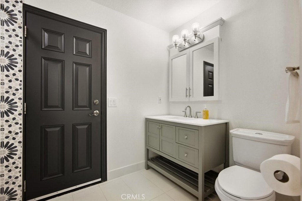 5087 Granada Court Property Photo 13