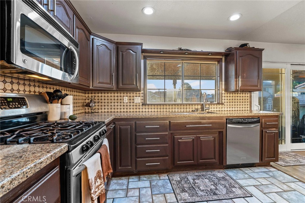 2916 S Del Norte Avenue Property Photo 6