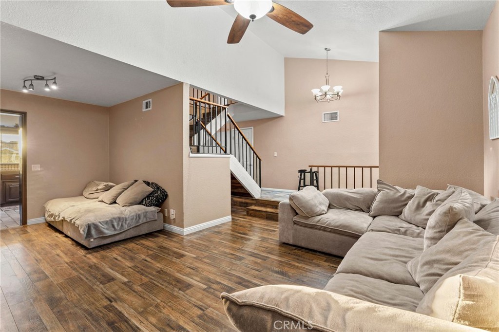 2916 S Del Norte Avenue Property Photo 8