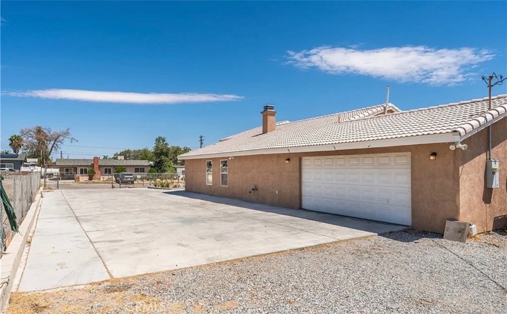 15921 Pine St. Property Photo 2