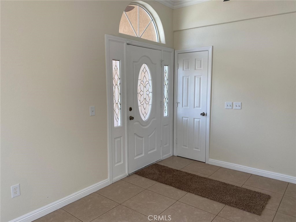 15921 Pine St. Property Photo 6