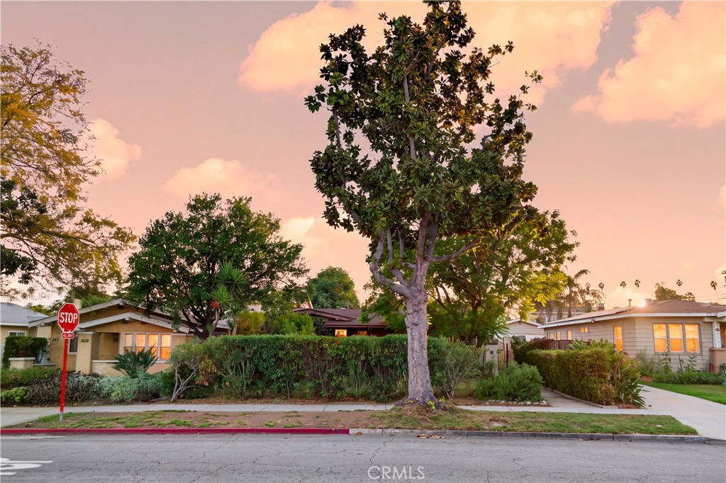 205 S Granada Avenue Property Photo 1