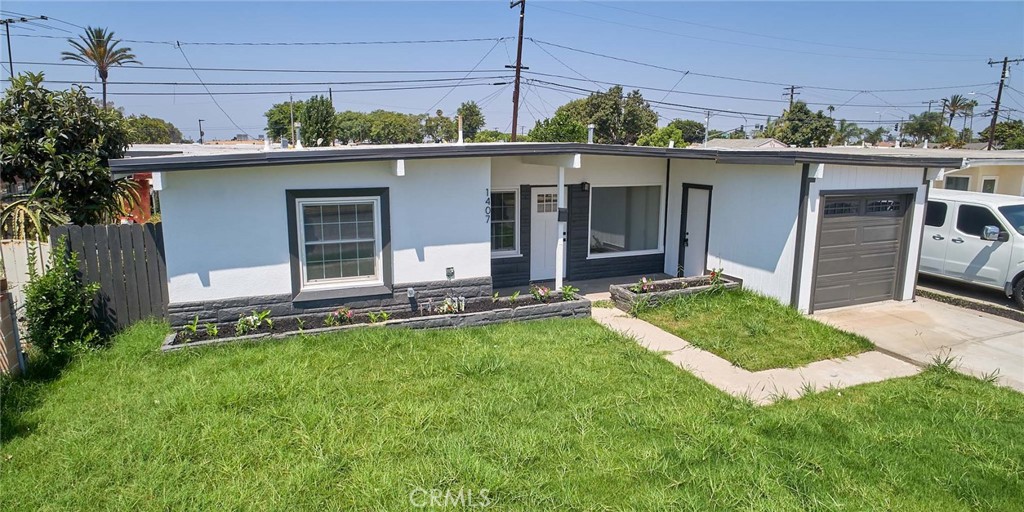 1407 S Hillford Property Photo 1