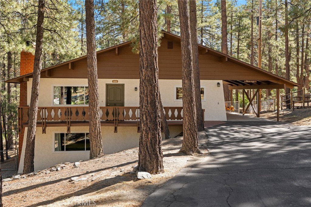 5809 Pine Street Property Photo 1