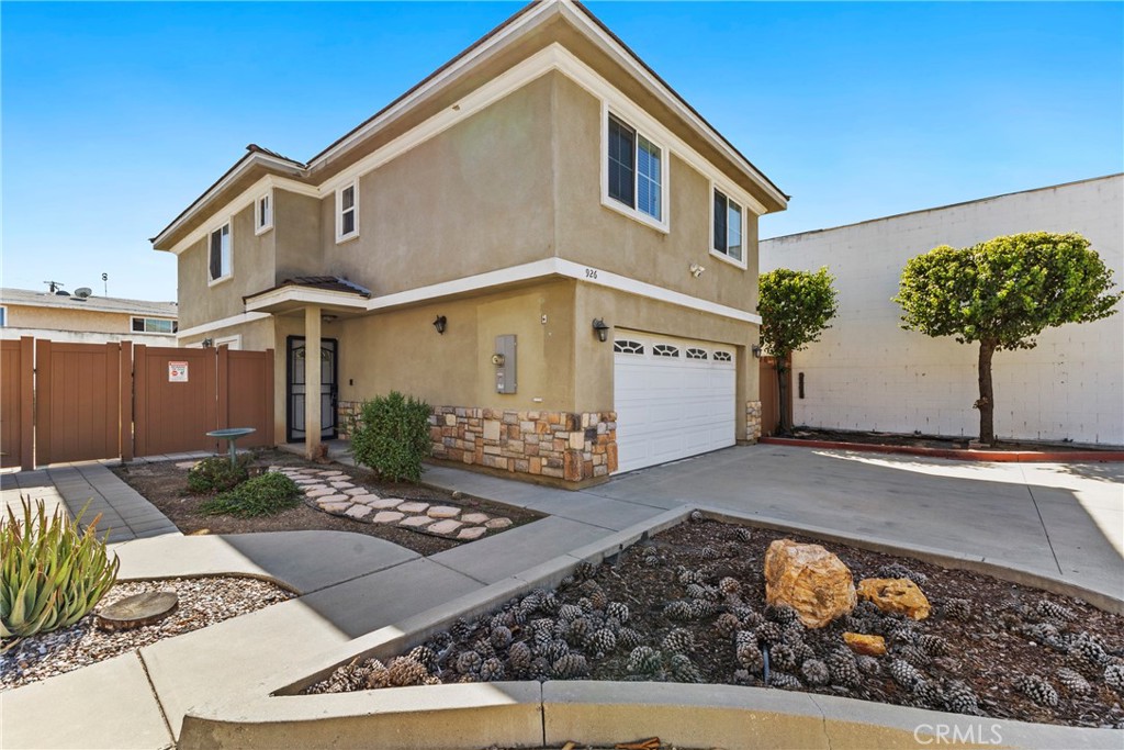 924 S Montebello E Property Photo 3