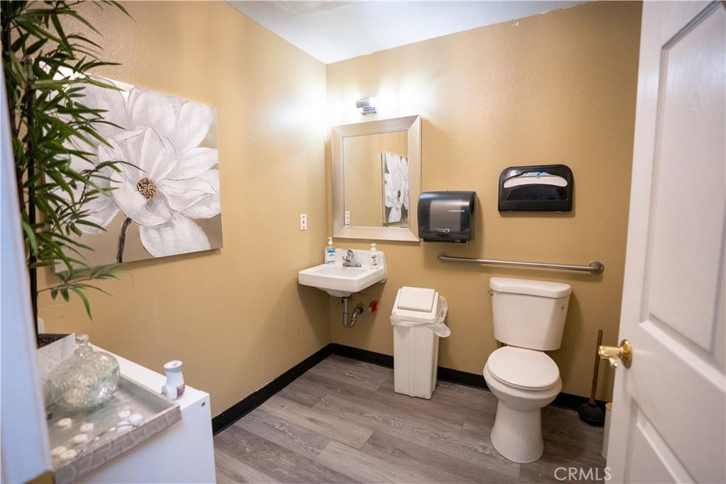 820 N E Property Photo 17
