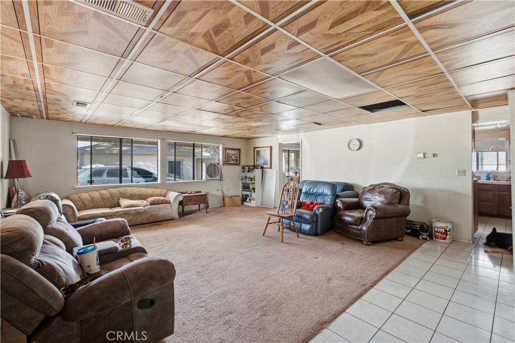 9519 Maple Property Photo 2