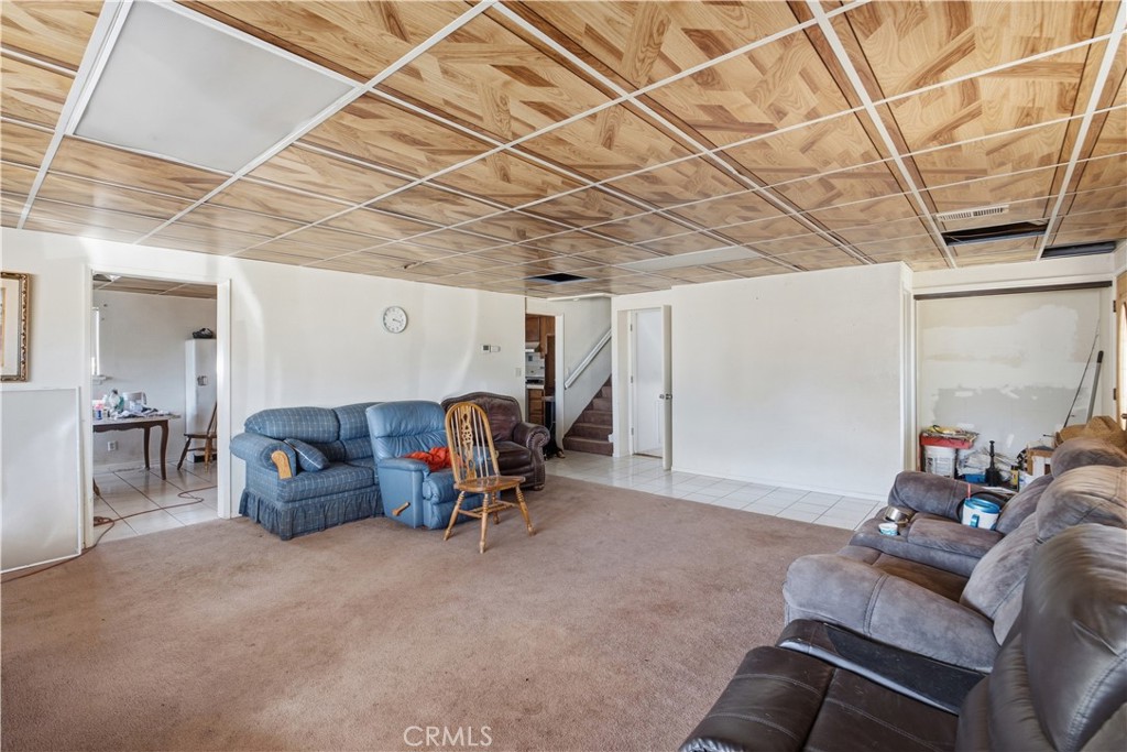 9519 Maple Property Photo 3