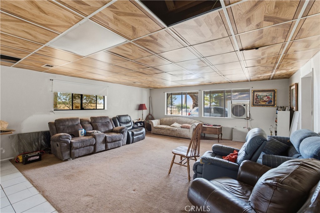 9519 Maple Property Photo 4
