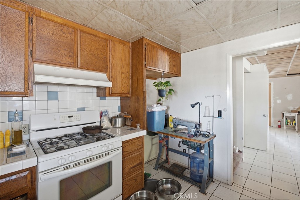 9519 Maple Property Photo 8