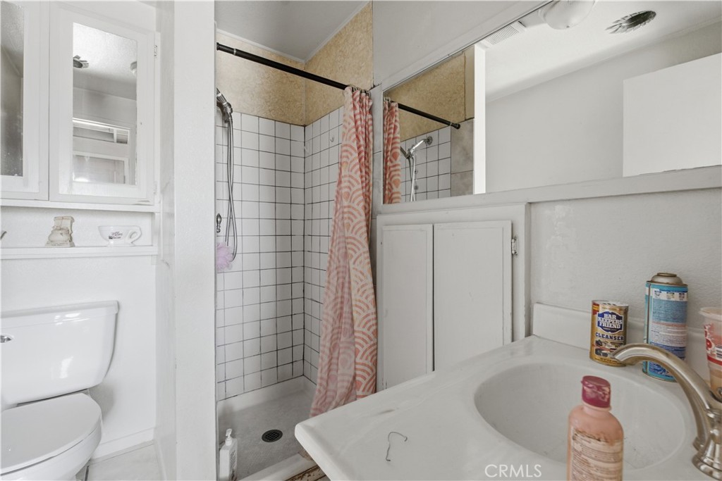 9519 Maple Property Photo 9