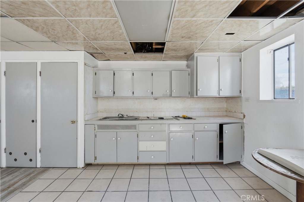 9519 Maple Property Photo 14