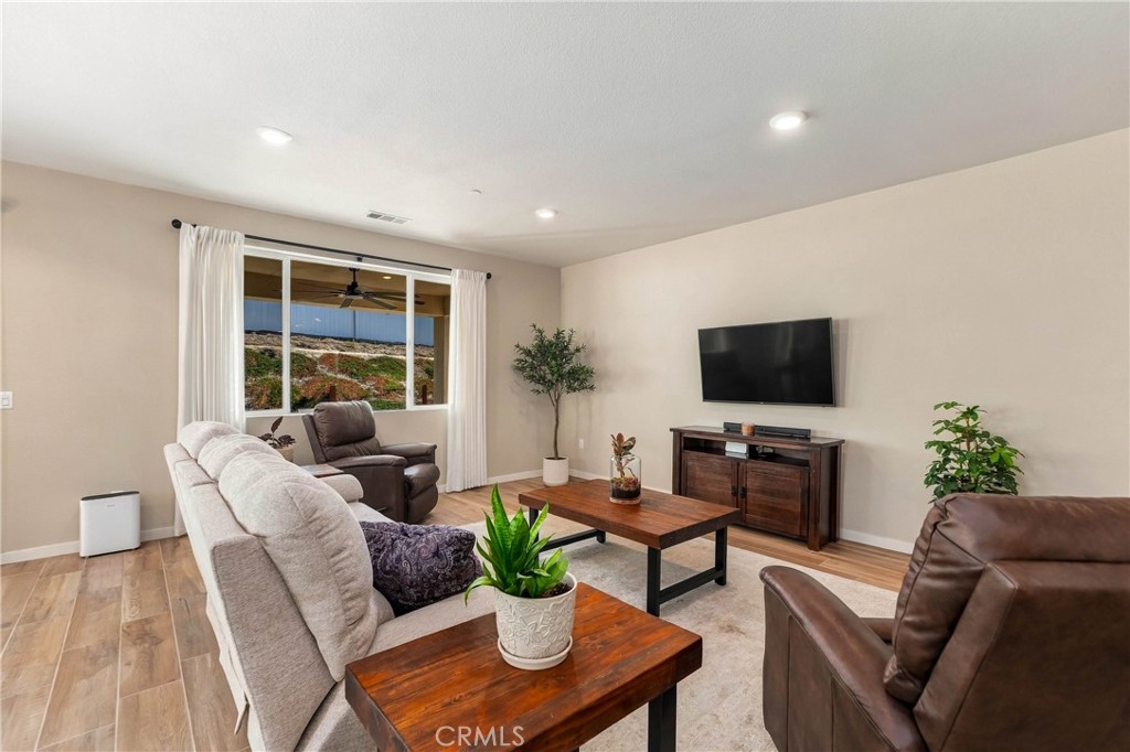 1560 Foothill Property Photo 11