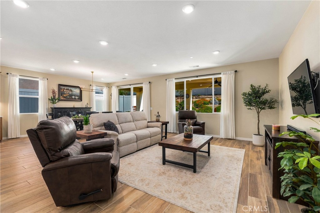 1560 Foothill Property Photo 12