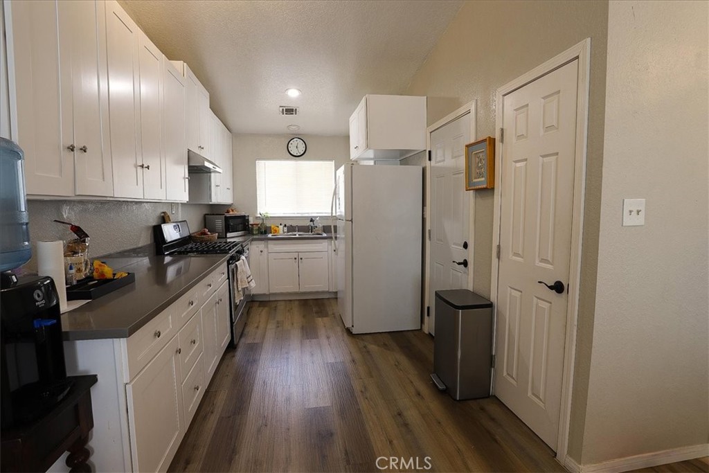 16422 Tolowa Road Property Photo 9