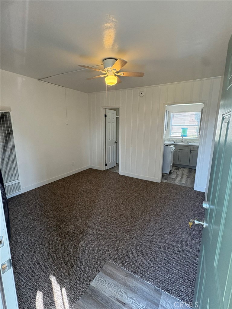 530 W 21st Property Photo 2