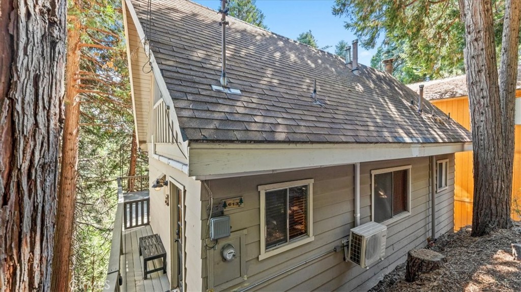 613 E Victoria Court Property Photo 2