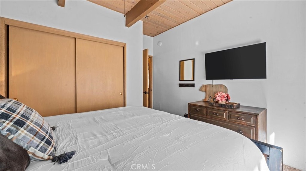 613 E Victoria Court Property Photo 19