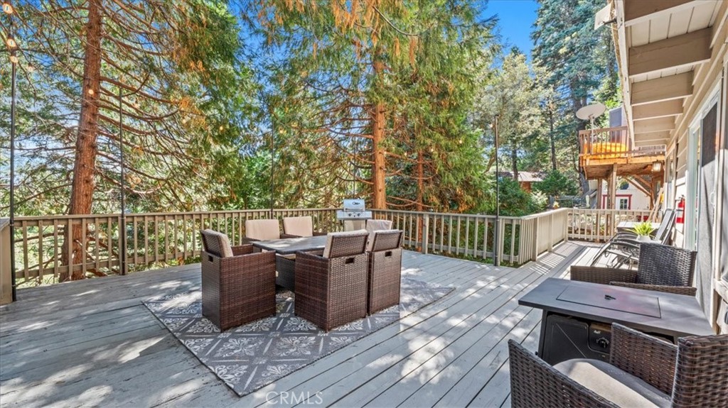 613 E Victoria Court Property Photo 24