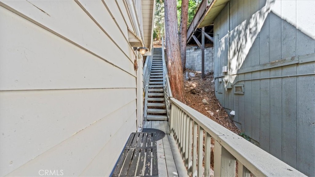 613 E Victoria Court Property Photo 28