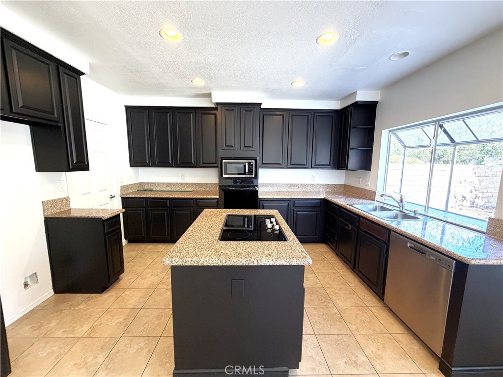 40902 Riverock Lane Property Photo 9