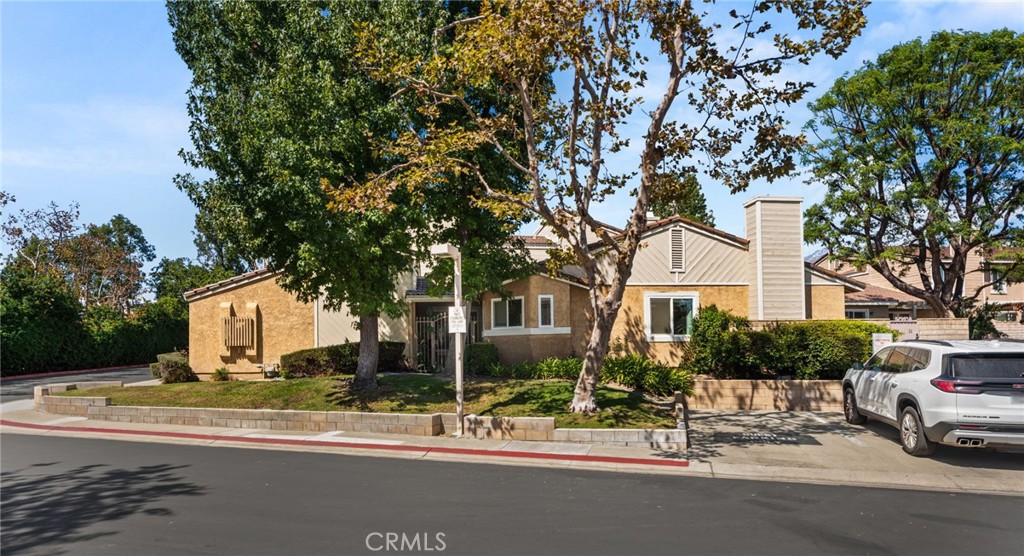 8412 Autumn Leaf Drive Property Photo 2