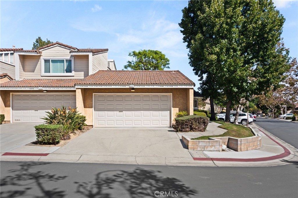 8412 Autumn Leaf Drive Property Photo 5