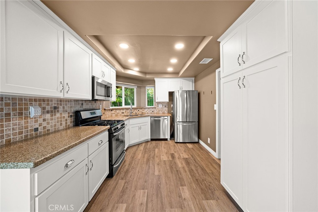 8412 Autumn Leaf Drive Property Photo 10