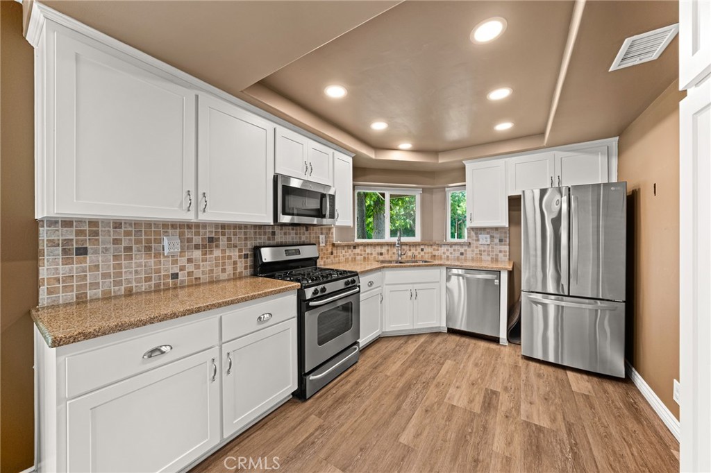 8412 Autumn Leaf Drive Property Photo 11