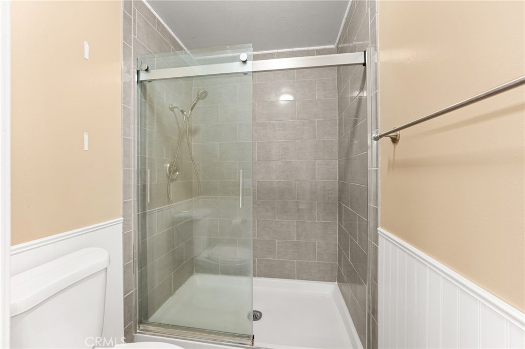 8412 Autumn Leaf Drive Property Photo 17
