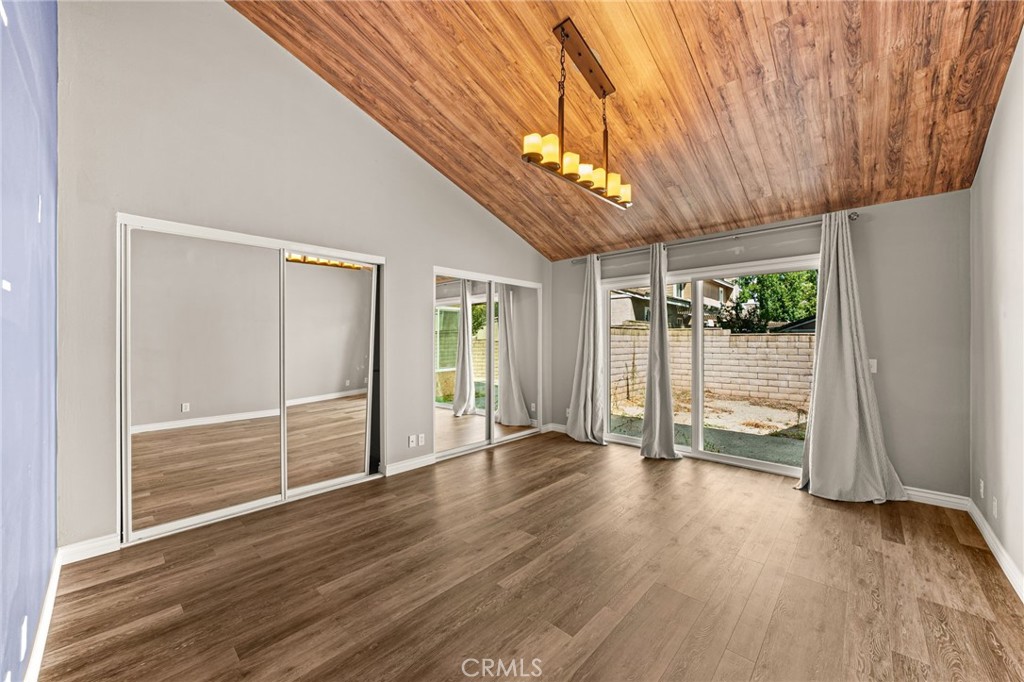 8412 Autumn Leaf Drive Property Photo 18