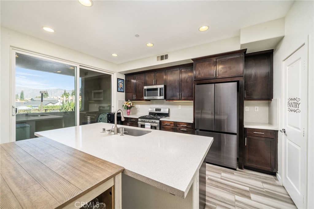 709 S Azusa Avenue B Property Photo 18