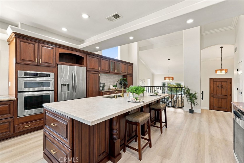 9086 Hillside Property Photo 9