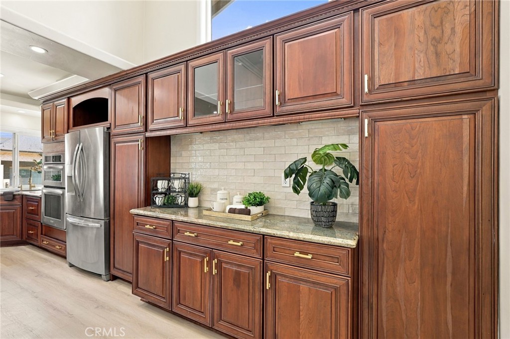 9086 Hillside Property Photo 10