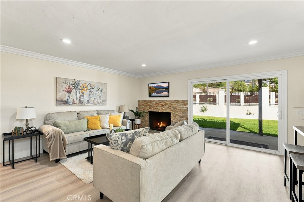 9086 Hillside Property Photo 16