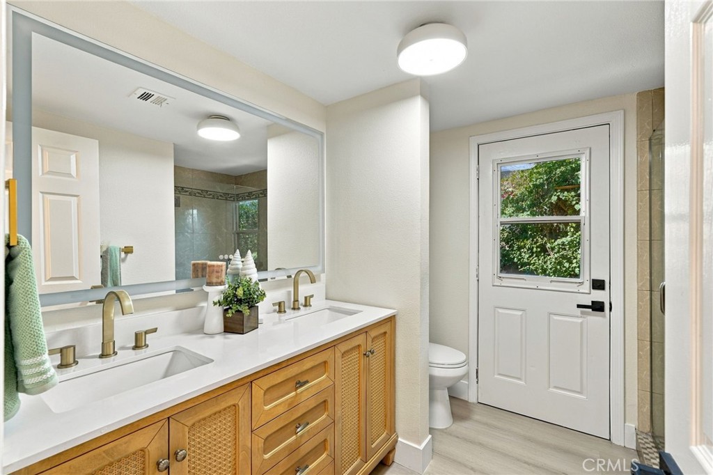 9086 Hillside Property Photo 22