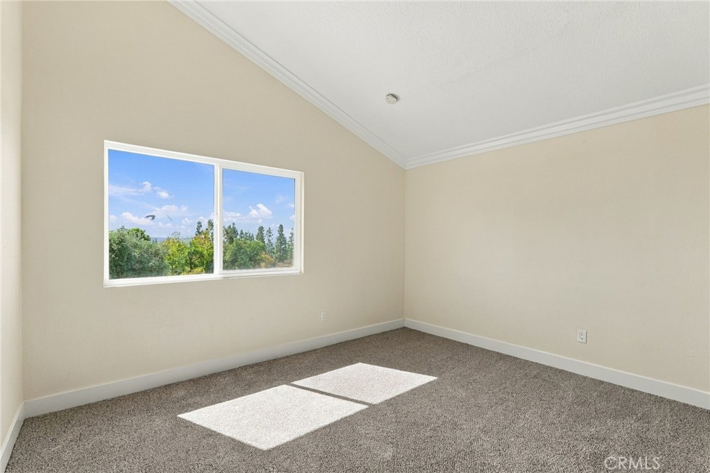 9086 Hillside Property Photo 31