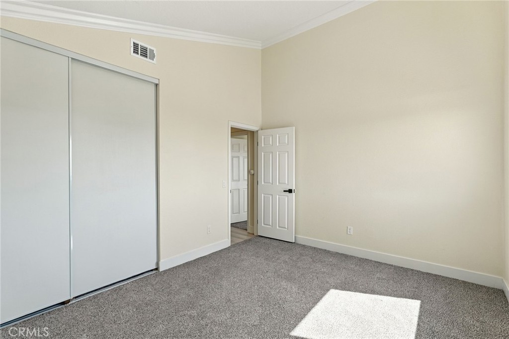 9086 Hillside Property Photo 32