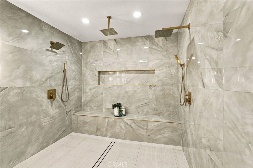 9086 Hillside Property Photo 36