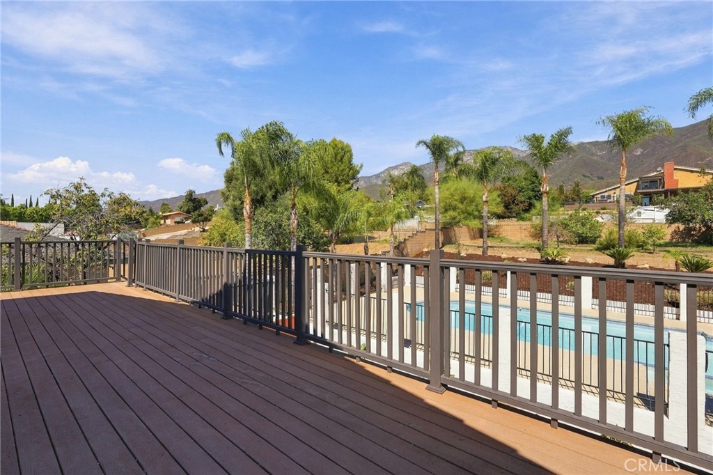 9086 Hillside Property Photo 38