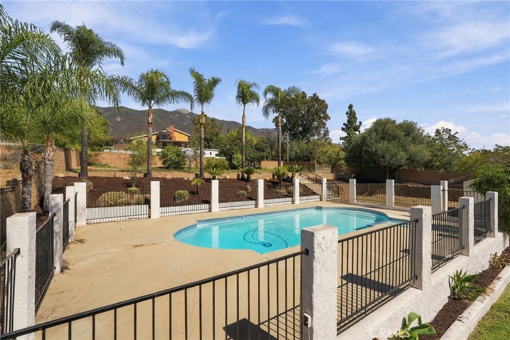 9086 Hillside Property Photo 41