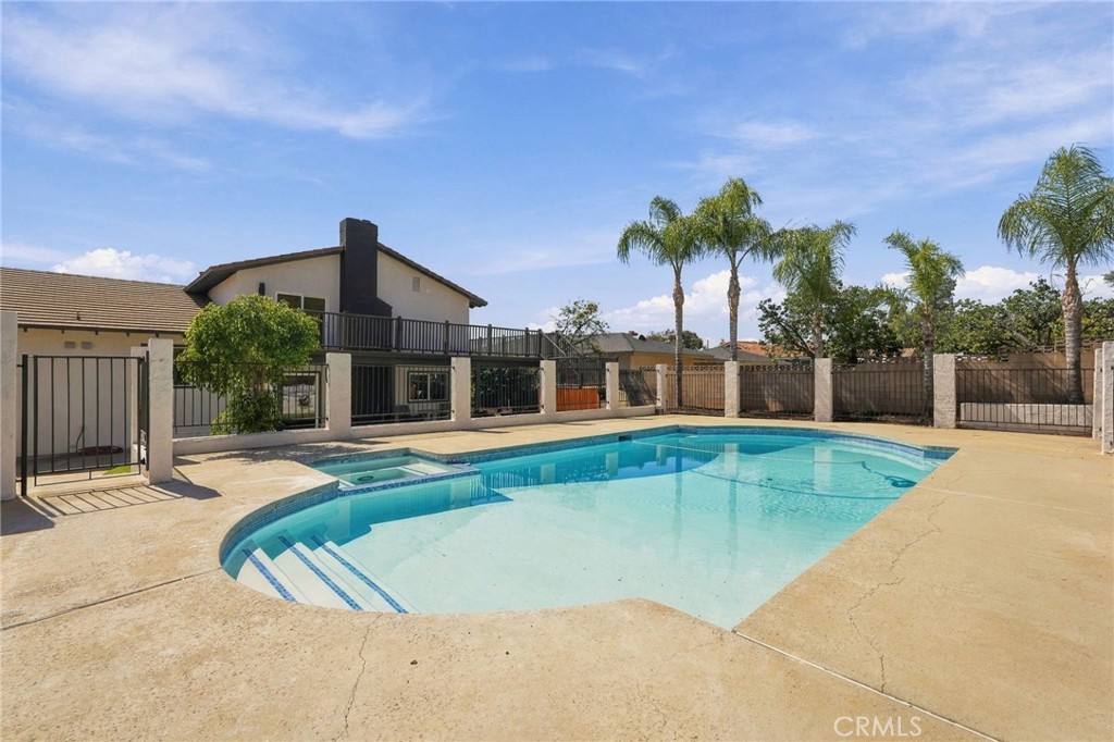9086 Hillside Property Photo 43