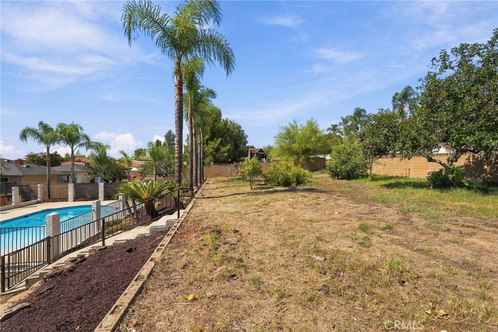 9086 Hillside Property Photo 45