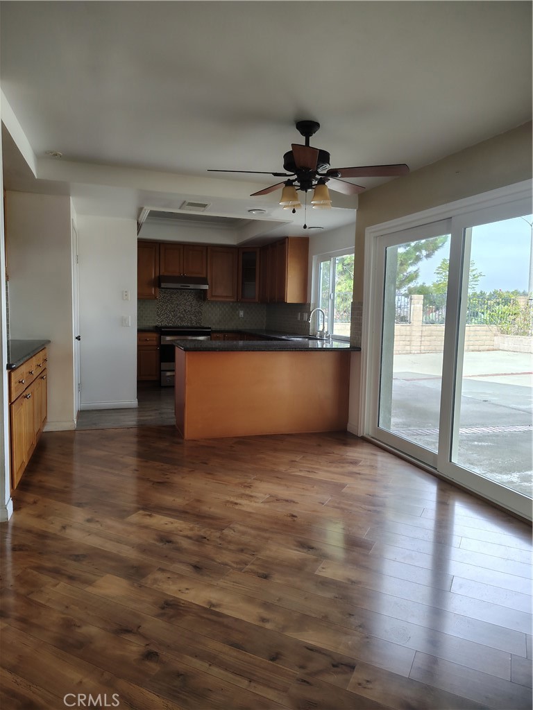 16907 Royal View Property Photo 7