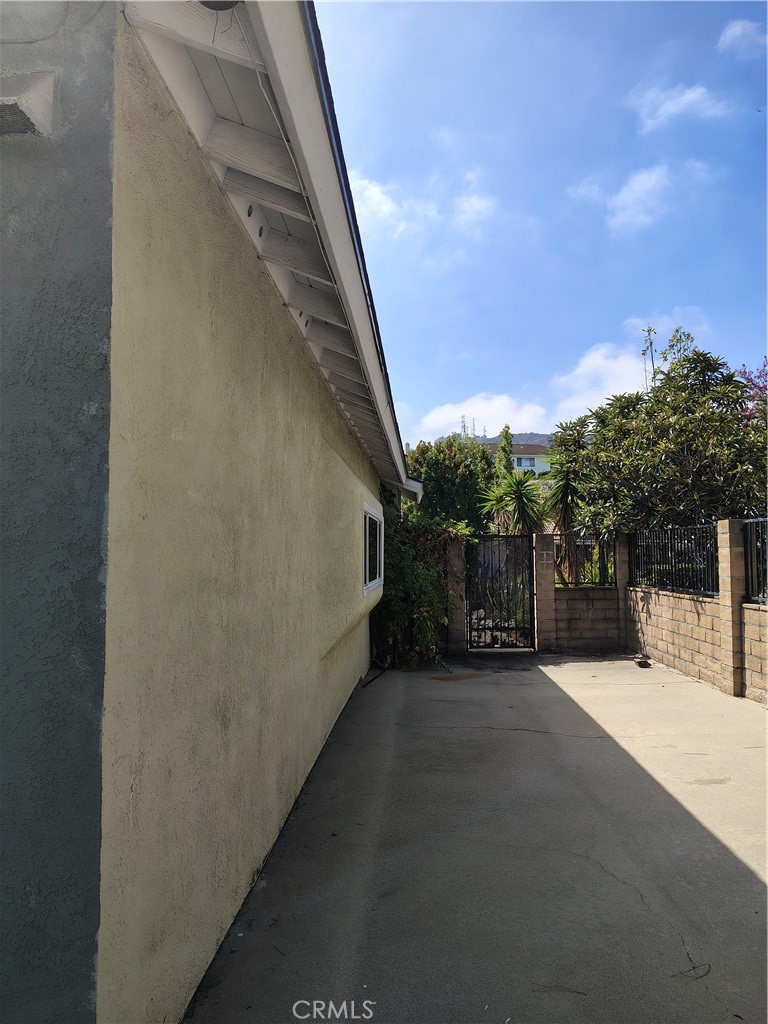 16907 Royal View Property Photo 36