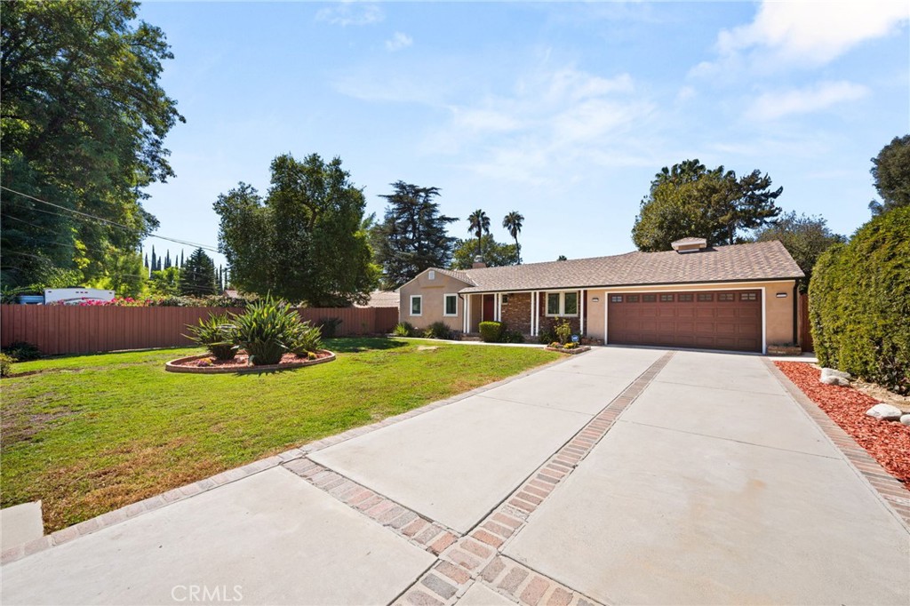 8847 White Oak Avenue Property Photo 7