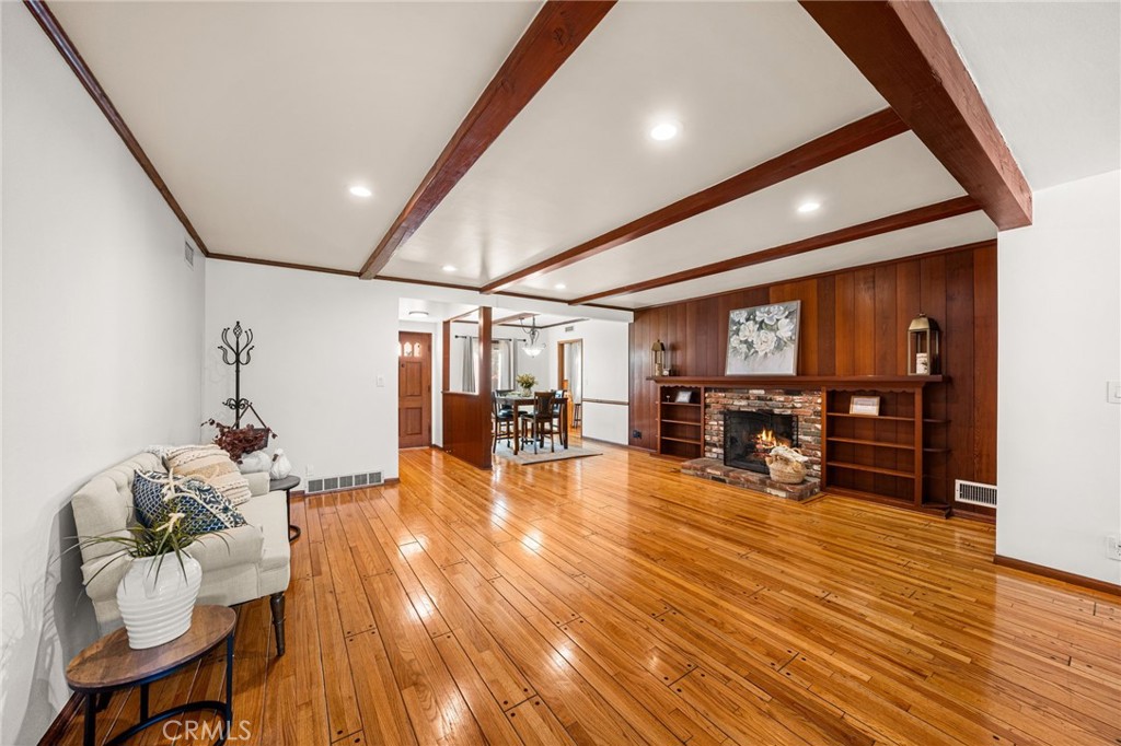 8847 White Oak Avenue Property Photo 12